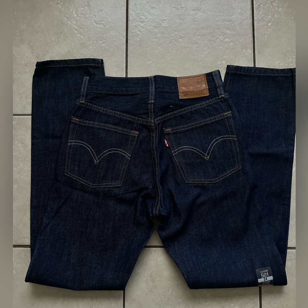 NWT 501 Levi's Highrise Dark Blue Jeans
